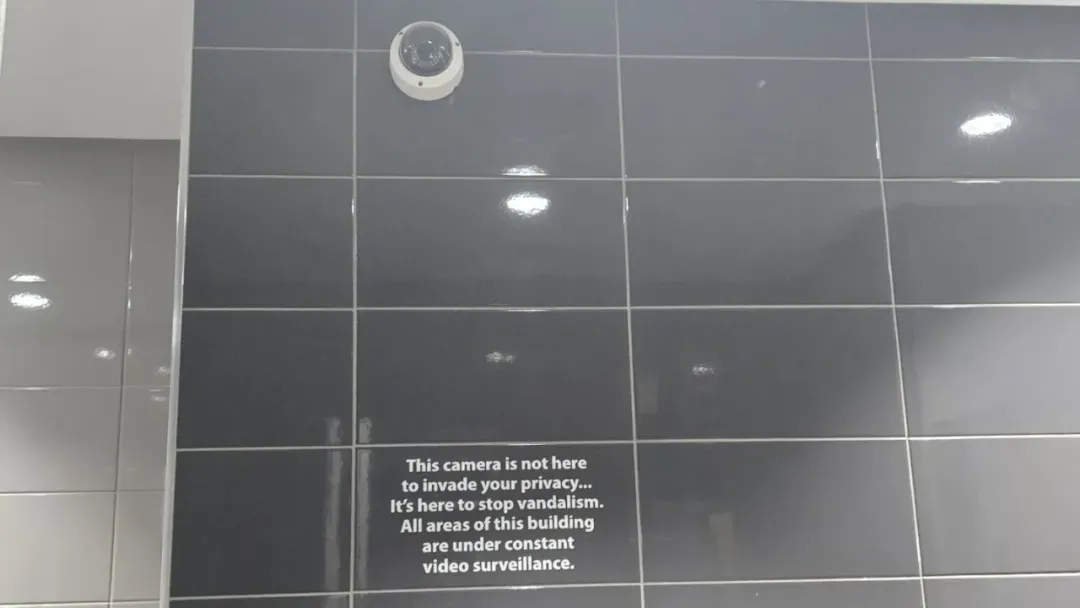 新西兰麦当劳在厕所装监控
