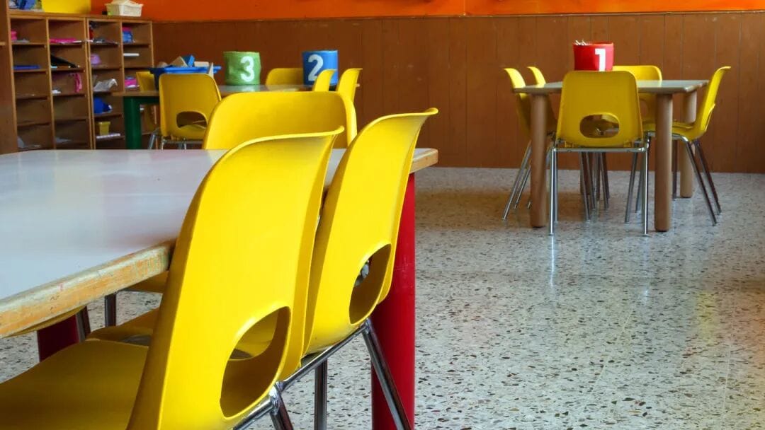 “硬拉孩子去洗手”，新西兰幼教饭碗不保，还被罚2万