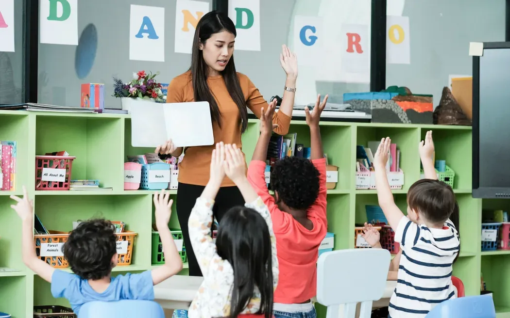 新西兰注册幼教短缺,华人老师坦言:“许多人只是为了拿PR学幼教,拿到就转行”