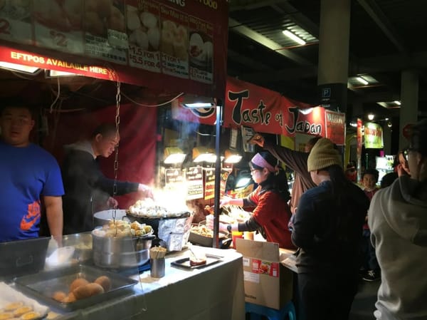 奥克兰夜市被迫道歉：“英语用词不当”
