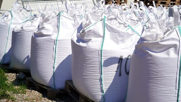 avoid-beach-sand-in-sandbag
