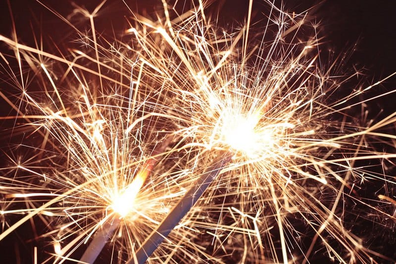 play-fireworks-in-chinese-new-year