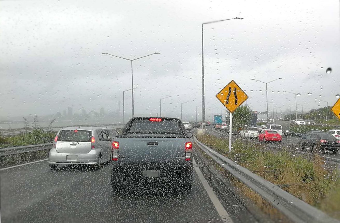 northshore-ramp-traffic-jam-with-rain